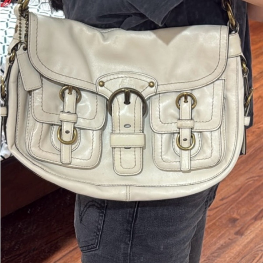 Elegant Cream Shoulder Bag - Picture 9 of 10